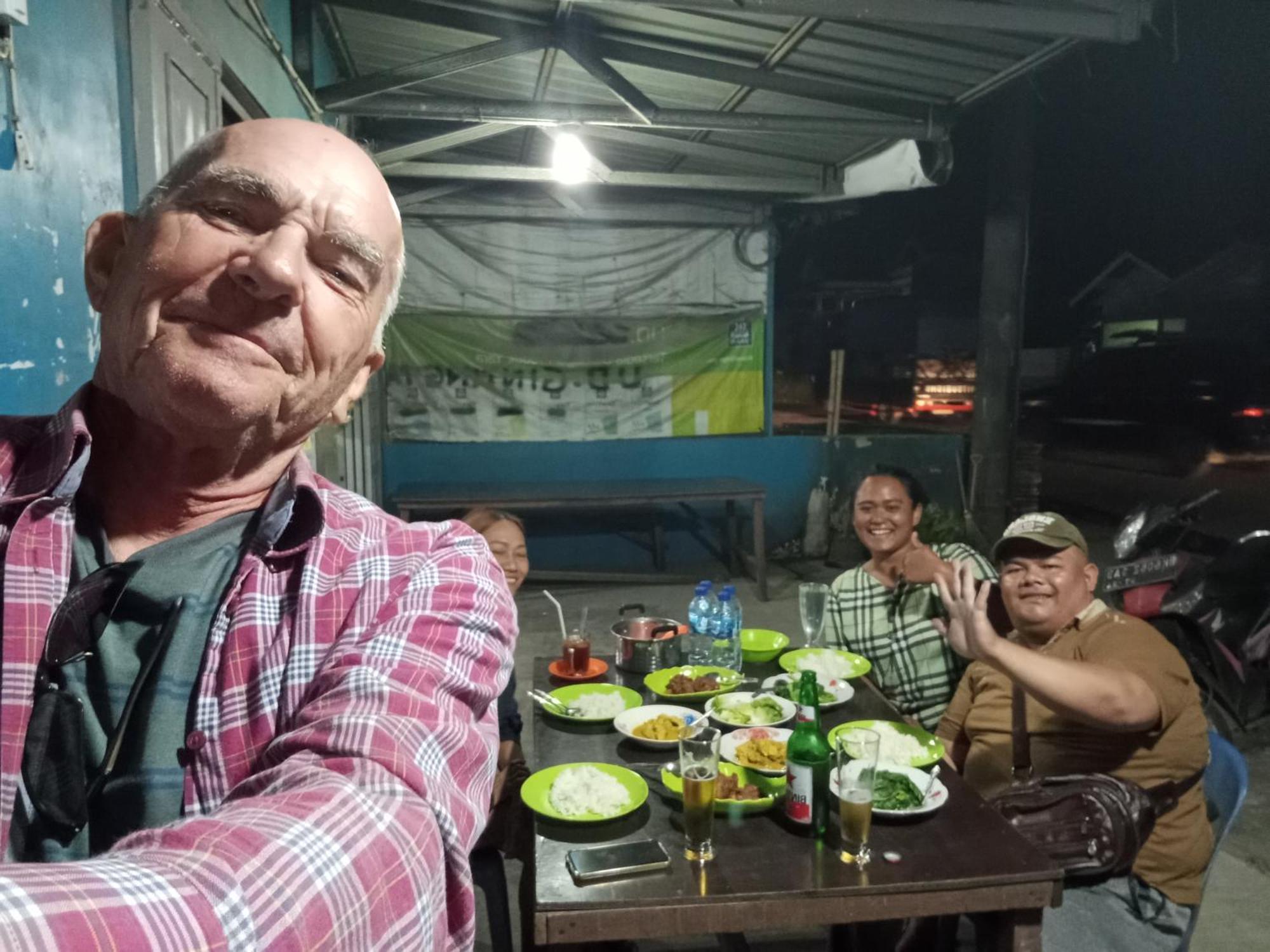 Vulkaan Homestay Berastagi Exteriör bild